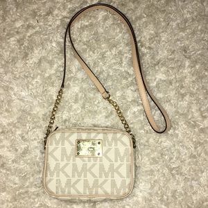 MICHAEL KORS cross body purse